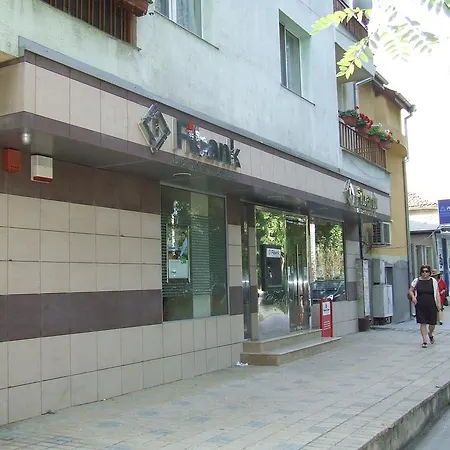 Asparuhov Guest And Penzion 2*